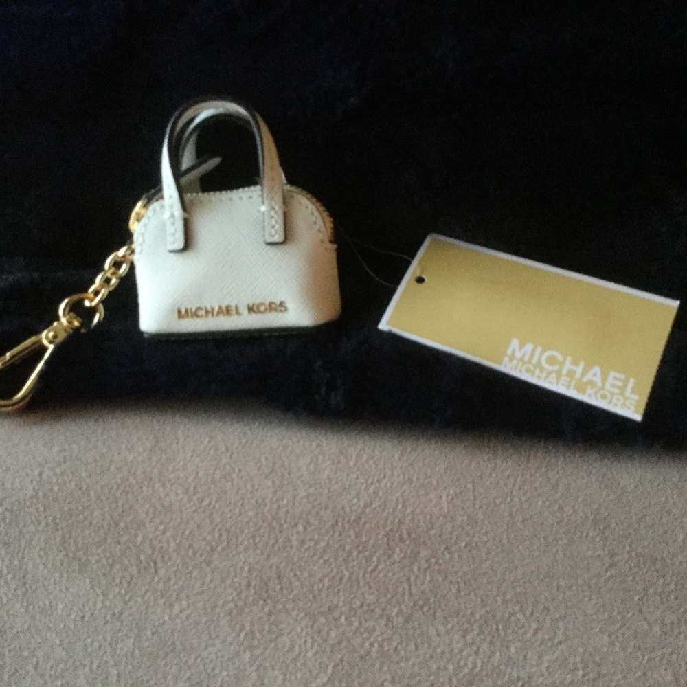 Michael Kors Cindy Keyring Charm White/Gold NWT